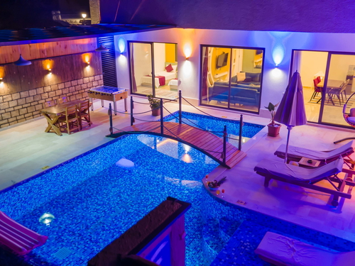gece - Kasım
| Villa Tatili Kalkan İslamlar’da | Jakuzili ve Isıtmalı Havuzlu 4 Kişilik Lüks Konaklama