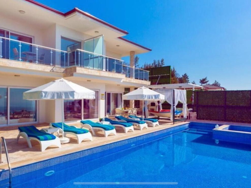  gece  -  Kasım
  | Kalkan Kalamar’da Deniz Manzaralı 6 Kişilik Özel Havuzlu Villa