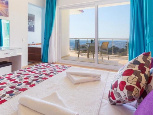  gece  -  Kasım
  | Kalkan Kalamar’da Deniz Manzaralı 6 Kişilik Özel Havuzlu Villa