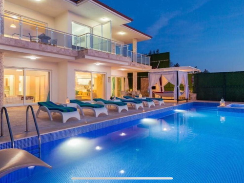  gece  -  Kasım
  | Kalkan Kalamar’da Deniz Manzaralı 6 Kişilik Özel Havuzlu Villa
