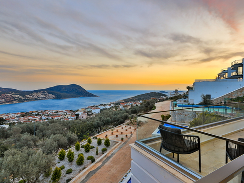 gece - Kasım
| Kalkan Merkez'de Deniz Manzaralı 9 Kişilik Lüks Villa Kiralama
