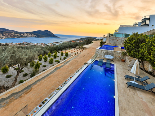 gece - Kasım
| Kalkan Merkez'de Deniz Manzaralı 9 Kişilik Lüks Villa Kiralama