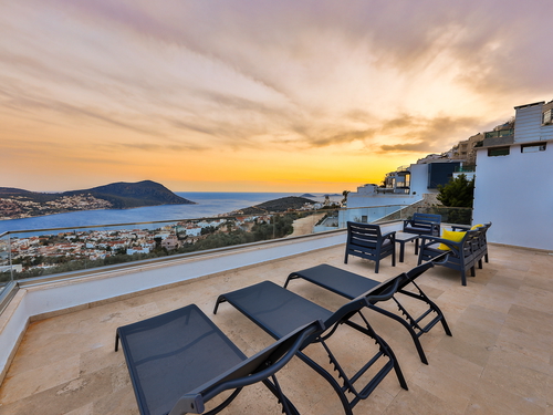 gece - Kasım
| Kalkan Merkez'de Deniz Manzaralı 9 Kişilik Lüks Villa Kiralama