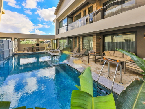  gece  -  Kasım
  | Fethiye Merkez’de 8 Kişilik Lüks Kiralık Villa