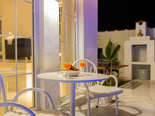 gece - Kasım
| Antalya Kalkan Bölgesinde Romantik Balayı Suiti