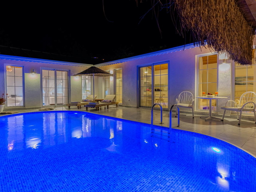 gece - Kasım
| Antalya Kalkan Bölgesinde Romantik Balayı Suiti