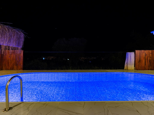 gece - Kasım
| Antalya Kalkan Bölgesinde Romantik Balayı Suiti