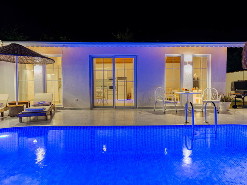 gece - Kasım
| Antalya Kalkan Bölgesinde Romantik Balayı Suiti