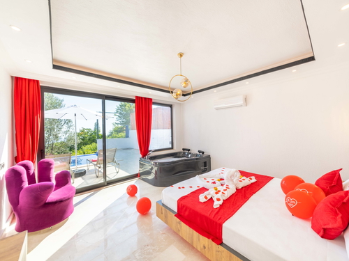  gece  -  Kasım
  | Kalkan İslamlar'da Romantik Doğa Villası: Jakuzili ve Korunaklı Balayı Kaçamağı
