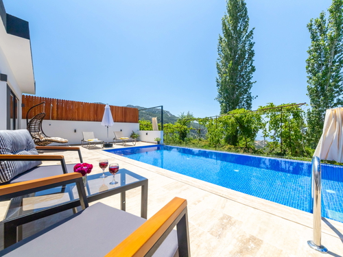 gece - Kasım
| Kalkan İslamlar'da Romantik Balayı Villası: Jakuzili ve Korunaklı Özel Havuz Keyfi