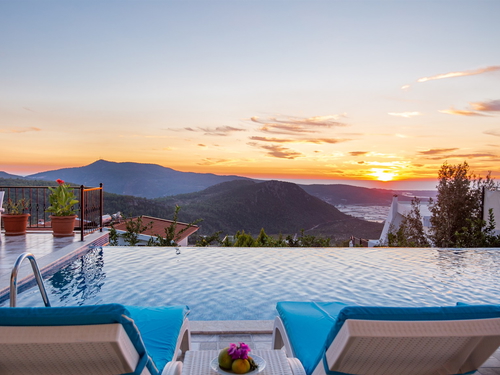 gece - Kasım
| Kalkan Üzümlü'de Jakuzili Doğa Manzaralı Muhafazakar Villa Tatili
