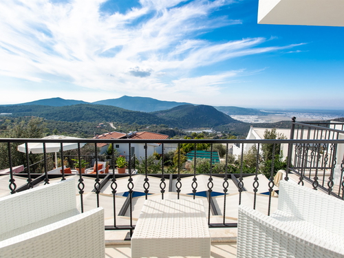 gece - Kasım
| Kalkan Üzümlü'de Jakuzili Doğa Manzaralı Muhafazakar Villa Tatili