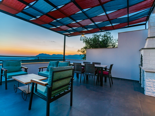  gece  -  Kasım
  | Kalkan Üzümlü'de Romantik Jakuzili, Doğa Manzaralı Muhafazakar Villa Tatili