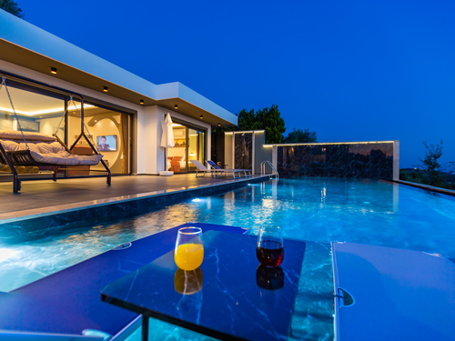 gece - Kasım
| Kalkan Üzümlü'de Romantik Jakuzili, Doğa Manzaralı Muhafazakar Villa Tatili