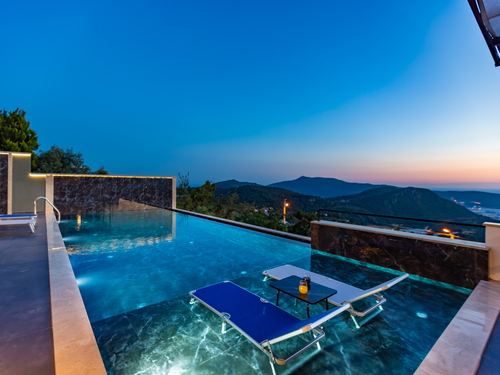 gece - Kasım
| Kalkan Üzümlü'de Romantik Jakuzili, Doğa Manzaralı Muhafazakar Villa Tatili