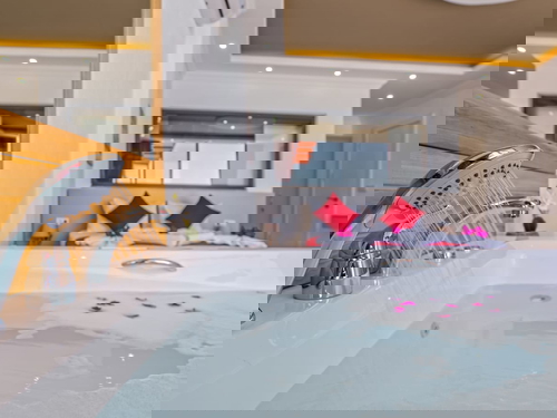  gece  -  Kasım
  | Antalya Kalkan Bölgesinde Deniz Manzaralı Muhafazakar Tatil Deneyimi