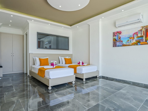 gece - Kasım
| Antalya Kalkan Bölgesinde Deniz Manzaralı Muhafazakar Tatil Deneyimi