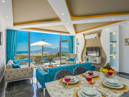 gece - Kasım
| Antalya Kalkan Bölgesinde Deniz Manzaralı Muhafazakar Tatil Deneyimi