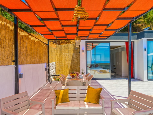  gece  -  Kasım
  | Antalya Kalkan Bölgesinde Deniz Manzaralı Muhafazakar Tatil Deneyimi