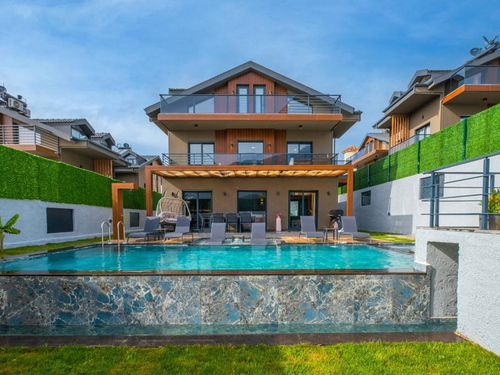 gece - Kasım
| Fethiye Ovacık'ta Aile ve Balayı Çiftlerine Uygun Lüks Villa
