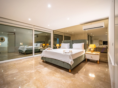  gece  -  Kasım
  | Kalkan Kalamar Mevkii'nde Lüks Villa: Deniz Manzaralı, Jakuzili, Geniş Havuzlu, 8 Kişilik