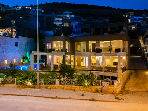  gece  -  Kasım
  | Kalkan Kalamar Mevkii'nde Lüks Villa: Deniz Manzaralı, Jakuzili, Geniş Havuzlu, 8 Kişilik