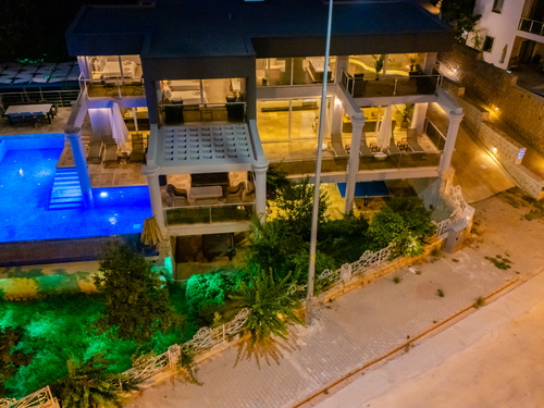  gece  -  Kasım
  | Kalkan Kalamar Mevkii'nde Lüks Villa: Deniz Manzaralı, Jakuzili, Geniş Havuzlu, 8 Kişilik