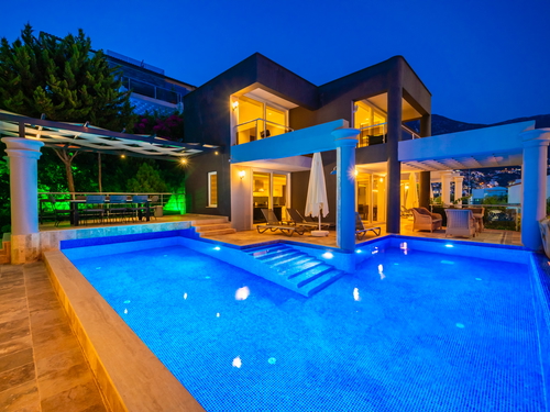  gece  -  Kasım
  | Kalkan Kalamar Mevkii'nde Lüks Villa: Deniz Manzaralı, Jakuzili, Geniş Havuzlu, 8 Kişilik