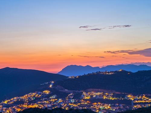 gece - Kasım
| Kalkan Kördere'de Muhafazakar Villa Keyfi | Jakuzili ve Kademeli Havuzlu