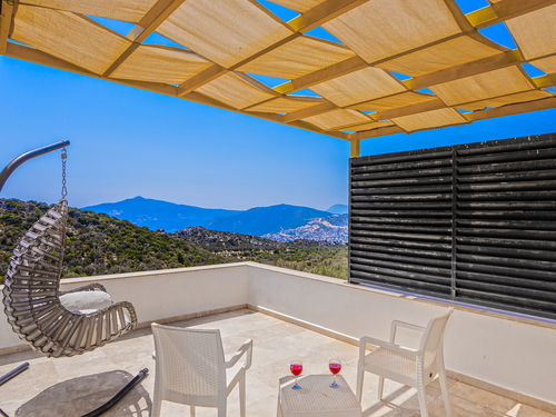 gece - Kasım
| Kalkan Kördere'de Muhafazakar Villa Keyfi | Jakuzili ve Kademeli Havuzlu