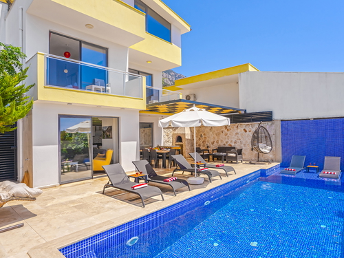gece - Kasım
| Kalkan Kördere'de Muhafazakar Villa Keyfi | Jakuzili ve Kademeli Havuzlu