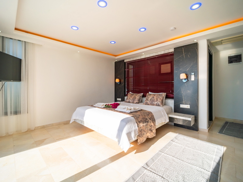 gece - Kasım
| Kalkan Kördere'de Lüks Sonsuzluk Havuzlu Villa: Spa ve Eğlence Dolu Tatil