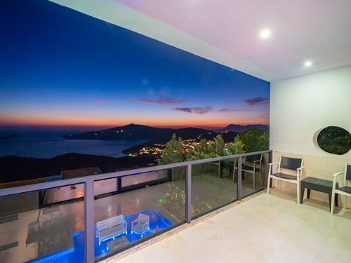 gece - Kasım
| Kalkan Kördere'de Lüks Sonsuzluk Havuzlu Villa: Spa ve Eğlence Dolu Tatil