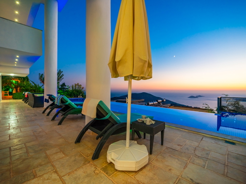 gece - Kasım
| Kalkan Kördere'de Lüks Sonsuzluk Havuzlu Villa: Spa ve Eğlence Dolu Tatil