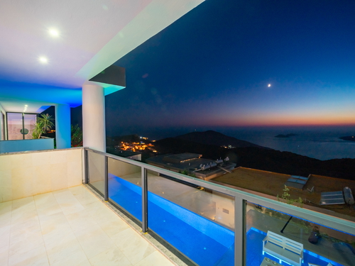 gece - Kasım
| Kalkan Kördere'de Lüks Sonsuzluk Havuzlu Villa: Spa ve Eğlence Dolu Tatil