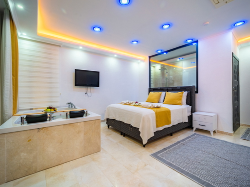 gece - Kasım
| Kalkan Kördere'de Lüks Sonsuzluk Havuzlu Villa: Spa ve Eğlence Dolu Tatil
