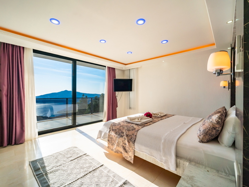 gece - Kasım
| Kalkan Kördere'de Lüks Sonsuzluk Havuzlu Villa: Spa ve Eğlence Dolu Tatil