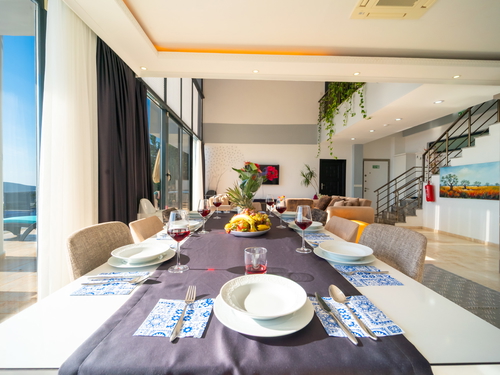 gece - Kasım
| Kalkan Kördere'de Lüks Sonsuzluk Havuzlu Villa: Spa ve Eğlence Dolu Tatil