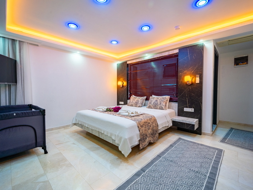 gece - Kasım
| Kalkan Kördere'de Lüks Sonsuzluk Havuzlu Villa: Spa ve Eğlence Dolu Tatil
