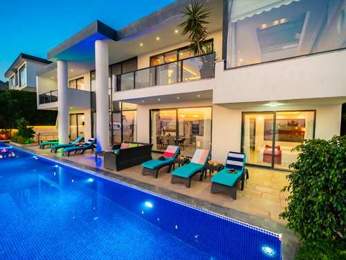 gece - Kasım
| Kalkan Kördere'de Lüks Sonsuzluk Havuzlu Villa: Spa ve Eğlence Dolu Tatil