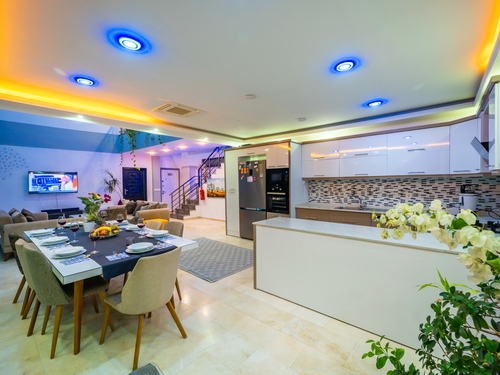 gece - Kasım
| Kalkan Kördere'de Lüks Sonsuzluk Havuzlu Villa: Spa ve Eğlence Dolu Tatil