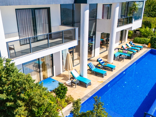 gece - Kasım
| Kalkan Kördere'de Lüks Sonsuzluk Havuzlu Villa: Spa ve Eğlence Dolu Tatil