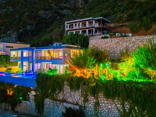 gece  -  Kasım
  | Kalkan Kördere'de Lüks Sonsuzluk Havuzlu Villa: Spa ve Eğlence Dolu Tatil