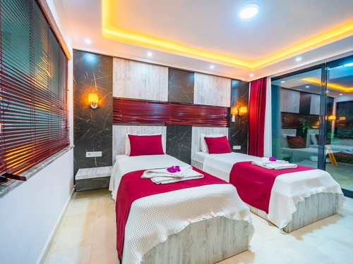 gece - Kasım
| Kalkan Kördere'de Lüks Sonsuzluk Havuzlu Villa: Spa ve Eğlence Dolu Tatil