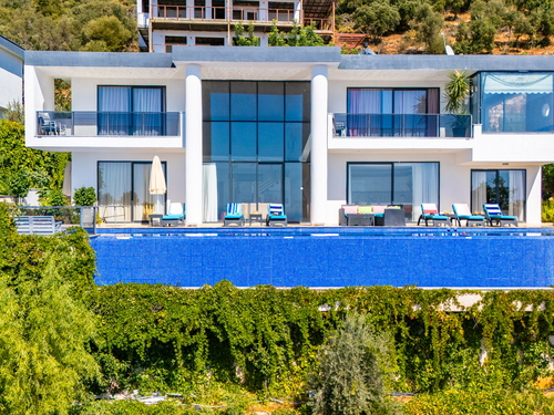  gece  -  Kasım
  | Kalkan Kördere'de Lüks Sonsuzluk Havuzlu Villa: Spa ve Eğlence Dolu Tatil