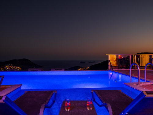  gece  -  Kasım
  | Antalya Kalkan Bölgesinde 5 Kişilik Kapasiteli Özel Havuzlu ve Jakuzili Villa