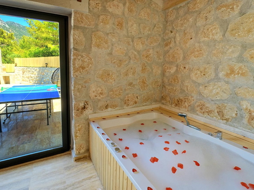 gece - Kasım
| Kalkan Yeşilköy'de Balayı İçin Tasarlanmış Doğa İçinde Villa