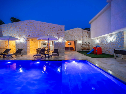 gece - Kasım
| Kalkan Yeşilköy'de Balayı İçin Özel Doğa İçinde Villa