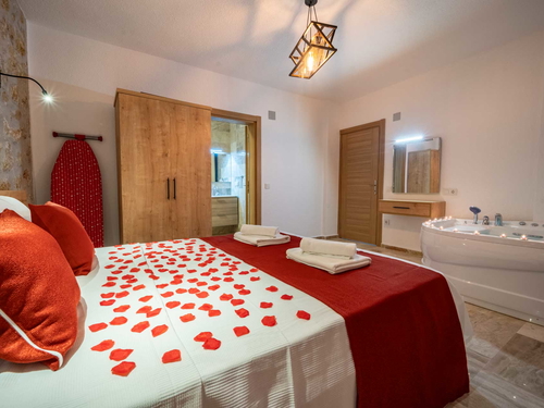 gece - Kasım
| Kalkan Yeşilköy'de Balayı İçin Özel Doğa İçinde Villa