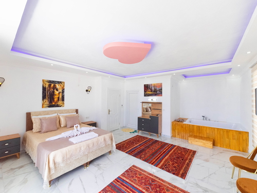 gece - Kasım
| Antalya Kalkan Bölgesinde Muhafazakar Havuzlu ve Jakuzili 4 Kişilik Villa